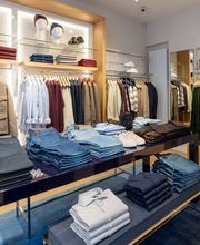 Tommy Hilfiger image 5