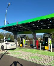 IPLANET Ricarica in sicurezza in modalità ultra fast per tutti i veicoli elettrici.