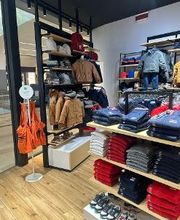 OKAIDI TAVERNOLA GALLERIE BENNET LARIO immagine 5