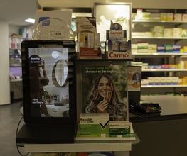 Pharmacie-Amavita-Burgener-caissier