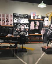 Nike Store Diagonal imagen 4