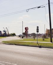 Nearest Intersection and/or Pylon Signage