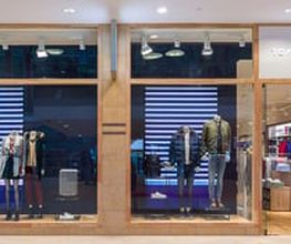 Tommy Hilfiger Outlet immagine 3