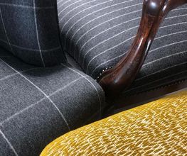 Seats Please image 9