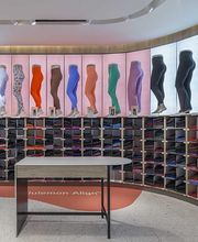 lululemon pant wall