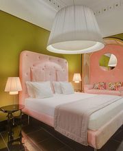 Signature Suite