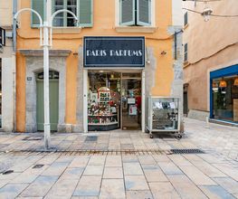 Paris Parfums image 20
