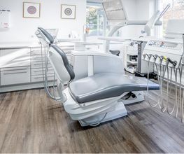 Zahnarztpraxis Oberhof AG Bild 1