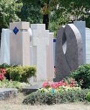 Eichenlaub Robert u. Harald Natur- und Grabsteine GbR Steinmetz Bild 2