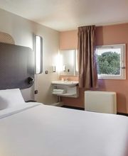 B&B HOTEL Toulouse Cité de l'Espace Hurel image 1