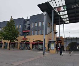 Eckert im Bahnhof Hennigsdorf