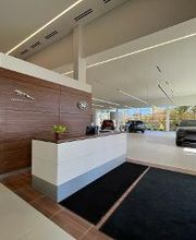 Land Rover Novi reception.
