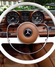 Oldtimer Hochzeitsauto mieten in Stuttgart, wie dieses schöne Mercedes Oldtimer Cabrio. Zu mieten ist der Mercedes auch in Karlsruhe, Mannheim, Heidelberg, und bis Offenburg und Freiburg.