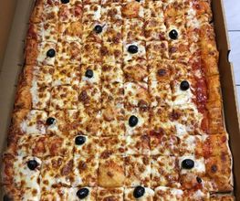 La Pizz image 7