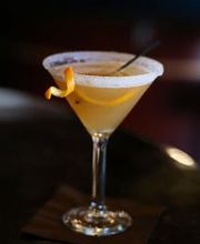 You deserve the best – treat yourself to an unforgettable evening of hand-cut steaks, fresh seafood and signature cocktails