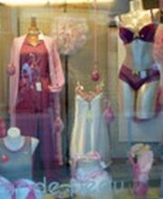A Fleur De Peau image 3
