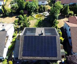 03 Photovoltaikanlage auf Satteldach.jpg