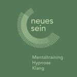 Mit Mentaltraining, Hypnose und Klang begleite ich dich darin, hemmende Verhaltensweisen abzulegen oder körperliches Befinden positiv zu beeinflussen, so dass sich dir neue Perspektiven eröffnen: Sei es im Sport, im Berufsleben, in der Beziehung oder ganz allgemein im Alltag.