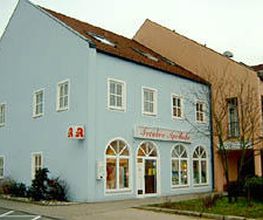 Aussenansicht der Franken-Apotheke
