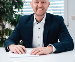 Schmolke & Schulte GmbH & Co. KG, Finanz- und Versicherungsmakler