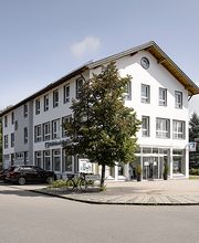 Vor Ort in der Sonnenwiechser Straße 9 in Bruckmühl.