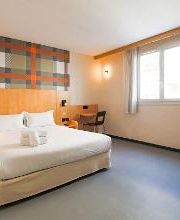 easyHotel Nice Old Town image 8
