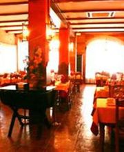 hostal-posada-entrevinas-restaurante-04.jpg