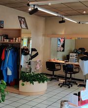 Salon Jeanne image 4