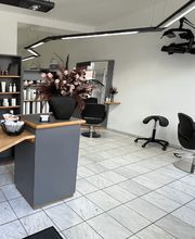 Reisch Larissa Friseure Bild 1