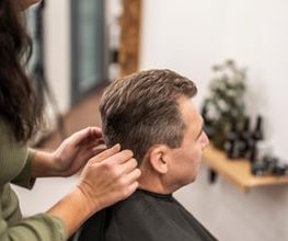 Friseursalon Alpenkamm Bild 1