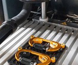 Personalisierung von Karabinern per Lasergravur