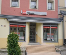 Wüstenrot Bausparkasse: Florian May Bild 1