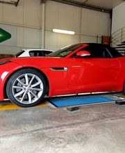 Jaguar F Type cabriolet rouge