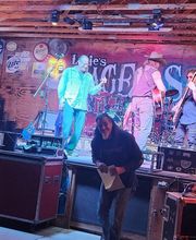 Lucie's Sage & Sand Bar & Grill image 14