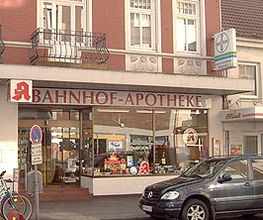 Aussenansicht der Bahnhof-Apotheke
