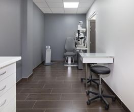 Opticien AVALLON Optical Center image 3