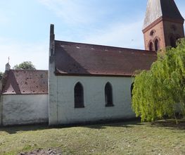 Kirche Sommerfeld Dach vor Sanierung.jpg