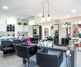 Neuilly Coiffure image 15