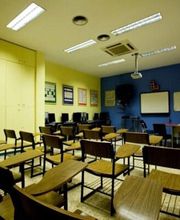apolo-espanol-salon-clase-02.jpg