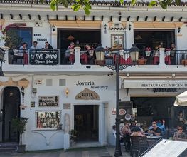 restaurantethesnug1.jpg