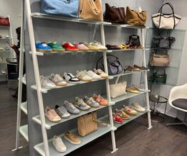 Rive Gauche Chaussures & Accessoires SA Bild 4