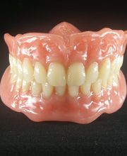 Laboratoire dentaire Jonction Bild 2