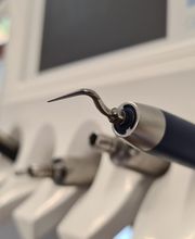 Zahnarzt Dr. Thomas Thometzki, M. Sc. Implantologie & orale Chirurgie, Ästhetik und Veneers Bild 6