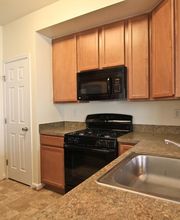 Barrington Park Apartments image 7