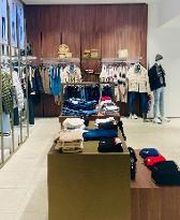 GUESS immagine 4