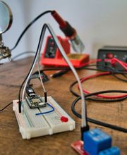 Genève Informatique & Microsoudure Bild 1