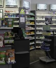 Pharmacie-Amavita-Carl-Vogt-caissier