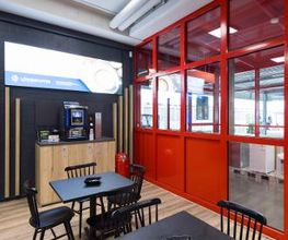 Genießen Sie unsere Kaffeestation im Handelshof Cuxhaven – perfekt für eine kurze Pause