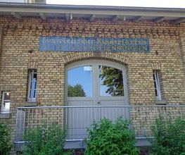 Unser Evangelisches Familienzentrum "Alter Bahnhof" befindet sich im historischen Bahnhofsgebäude von Lenningsen.