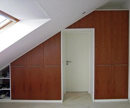 Einbauschrank bei Dachschräge vom Tischler